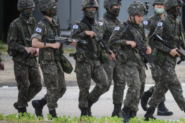 coreea de sud vrea sa trimita observatori militari in ucraina pentru a monitoriza soldatii trimisi de kim lui putin 6722275ce3652