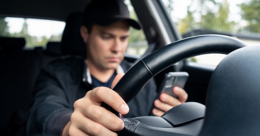 Cum operează aplicația MAI pentru raportarea șoferilor agresivi în trafic. Zeci de sesizări au fost înregistrate în decurs de două zile. 1 cum functioneaza aplicatia mai prin care poti reclama soferii agresivi in trafic au fost inregistrate zeci de sesizari in doua zile 6721d6a853400