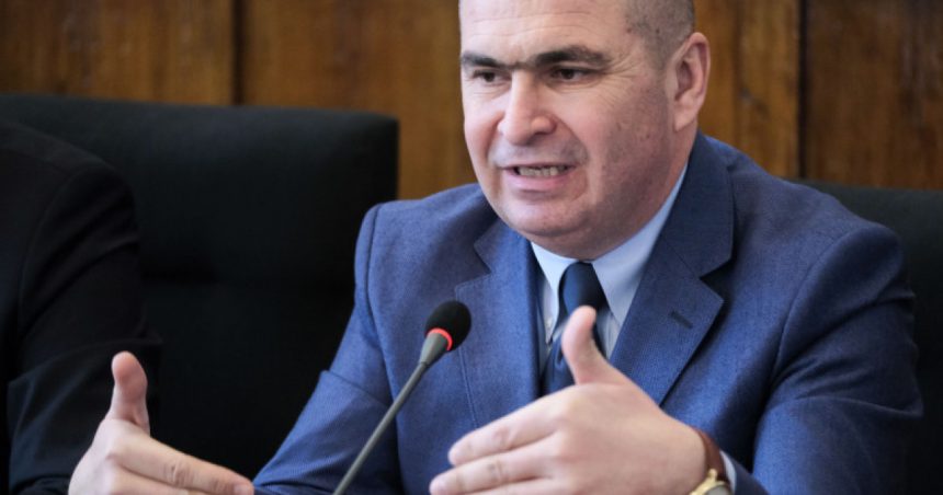 Bolojan nu este conștient de utilitatea referendumului din Capitală: Credeți că un nou Parlament, fără nicio obligație, va schimba legea? 1 exclusiv bolojan nu stie cat de util este referendumul din capitala credeti ca un parlament nou ales fara nicio obligatie va modifica legea 672126bd64b51