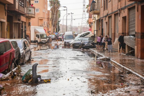 news alert mae are informatii ca 5 romani sunt dati disparuti in urma inundatiilor catastrofale din spania 67224a404d912