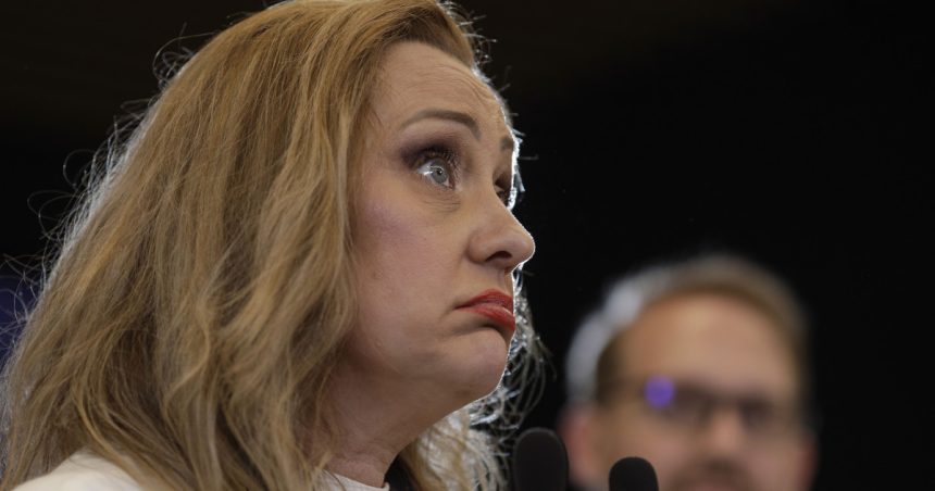 Reacții după propunerea lui Lasconi de a avea un singur candidat de dreapta la alegerile prezidențiale. Ciucă afirmă că nu se va retrage. Orban: O tactică electorală. 1 reactii dupa ce lasconi a propus candidat unic de dreapta la prezidentiale ciuca spune ca nu se retrage orban o manevra electorala 6721327b6a18d