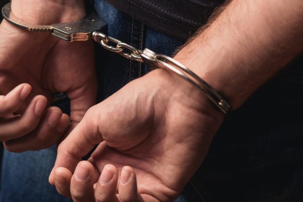 un barbat urmarit la nivel national si international pentru tentativa la omor a fost prins de politisti in constanta 6722579054701