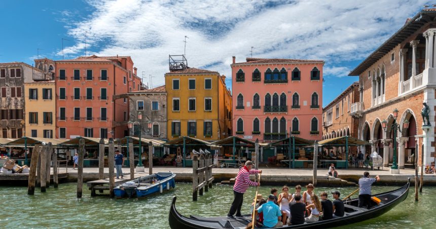 venetia va extinde taxarea turistilor si in 2025 ce spera primarul sa obtina 67212cfc30ddd