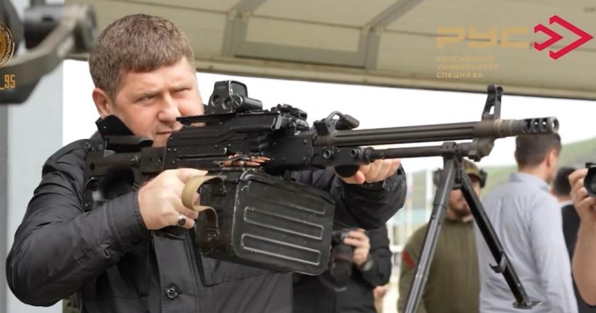 „Nu luați prizonieri”: Kadîrov anunță că a ordonat comandanților săi de pe front să-i „distrugă” pe ucraineni. 1 video nu luati prizonieri kadirov spune ca le a dat ordin comandantilor sai de pe front sa i distruga pe ucraineni 6721dca54dac9
