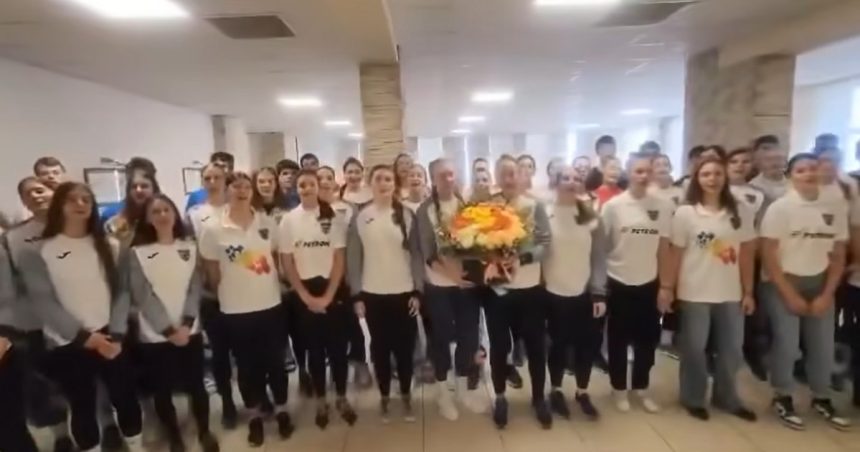 video omagiu controversat pentru elisabeta lipa junioarele din canotaj de la orsova mesaj ca in comunism 67228e36b3faa