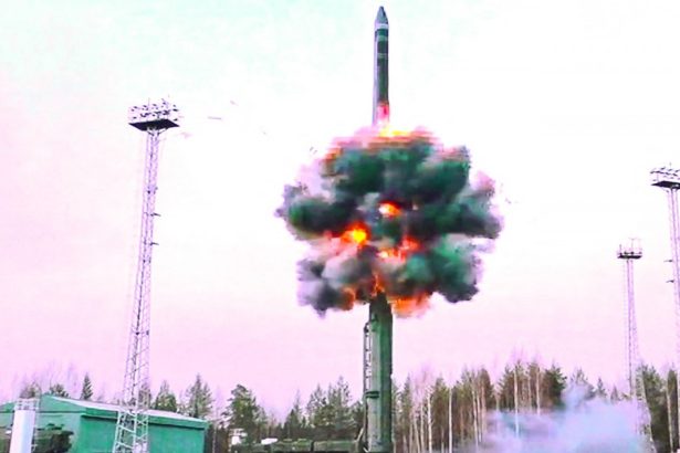 video rusia a simulat o lovitura nucleara masiva in cadrul exercitiului ordonat de putin toate rachetele si au lovit tinta 6721d0804964e