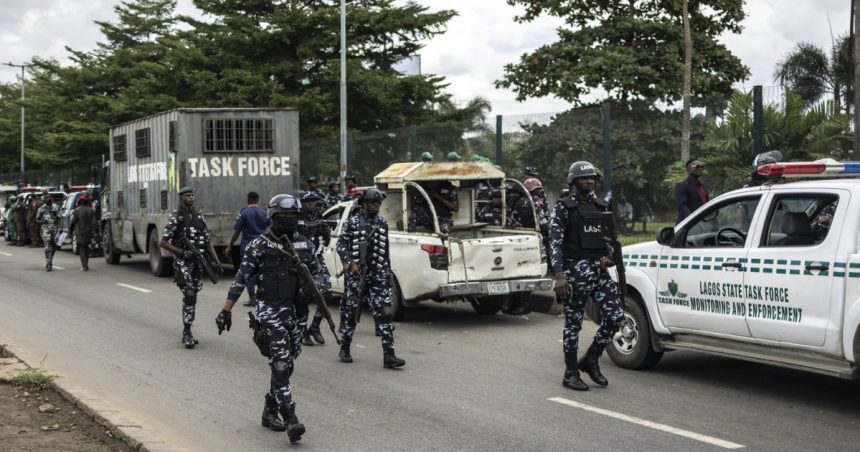 29 de adolescenți din Nigeria riscă pedeapsa cu moartea după ce au fost acuzați de participare la un protest. 1 29 de adolescenti din nigeria ar putea fi condamnati la moarte dupa ce au fost trimisi in judecata pentru participarea la un protest 6727b140830ab