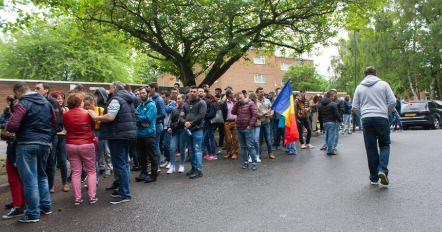 Alegeri 2024. Eliberarea documentelor de identitate necesare votului va avea loc și în weekend. Care este programul? 1 alegeri 2024 eliberarea documentelor de identitate necesare votului se va face si in weekend care e programul 673ccc89aa881