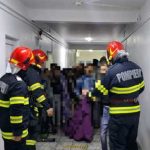 alerta de incendiu la un centru de asistenta de la spitalul din videle cladirea s a umplut cu cu fum 75 de oameni au fost evacuati 6729c50bb904e