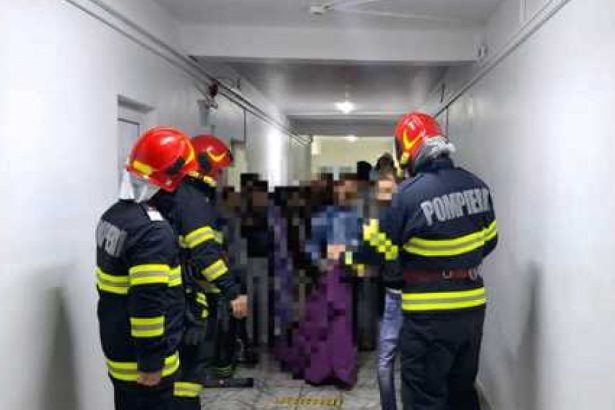 alerta de incendiu la un centru de asistenta de la spitalul din videle cladirea s a umplut cu cu fum 75 de oameni au fost evacuati 6729c50bb904e