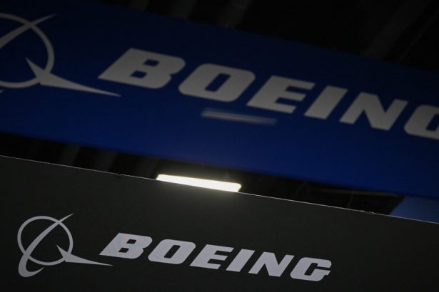 angajatii boeing au incheiat greva care a durat 6 saptamani si au acceptat o crestere salariala de 38 in urmatorii 4 ani 672b2ba8ad20d
