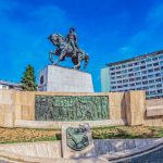 apartament cu doua camere scos la vanzare cu 340 000 euro in cluj ironii pe retelele sociale e inclusa si statuia cu cal cu tot 6728ae5f0517f