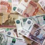autoritatile ruse incearca sa calmeze panica legata de deprecierea accentuata a rublei banca centrala nevoita sa intervina 67498c6bccf04