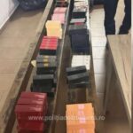 bunuri contrafacute de peste o suta de mii de lei confiscate de politisti la frontiera vama veche 673e07f8e3462