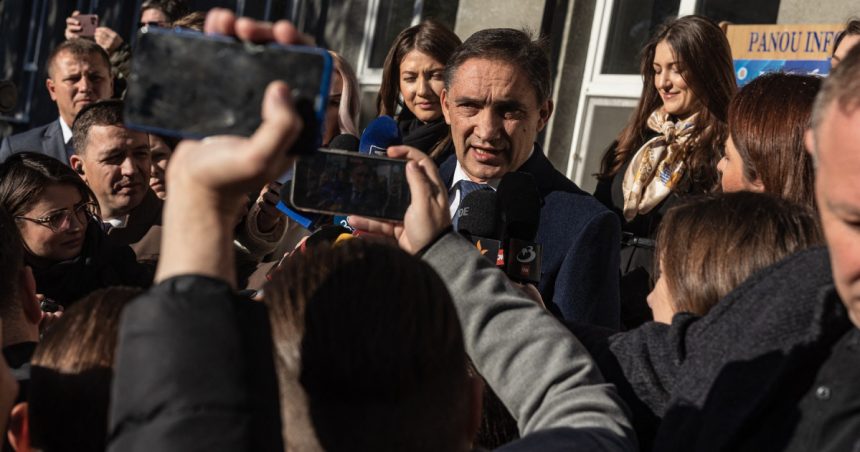 candidatul la presedintie stoianoglo nu stie bine limba oficiala a tarii sale romana dar are o iesire nervoasa in fata presei 67278a58486c9