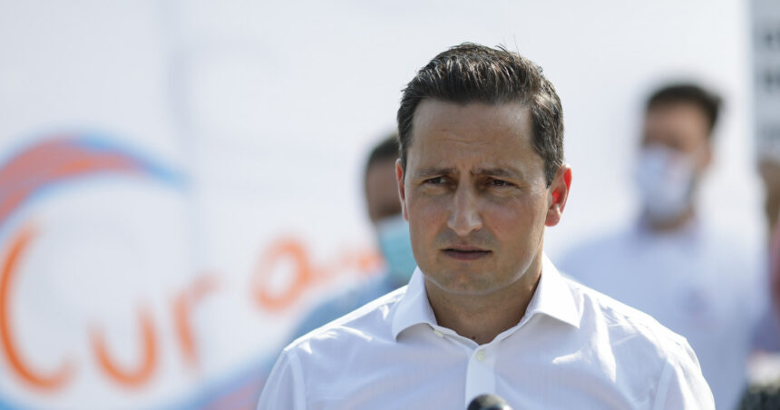 Pericolul victoriei lui Georgescu. Vicepreședintele PE, Ștefănuță: „România poate fi izolată pe scena europeană” 1 cat de periculoasa ar putea fi victoria lui georgescu vicepresedintele pe stefanuta romania poate fi izolata pe scena europeana 6747fa415a193