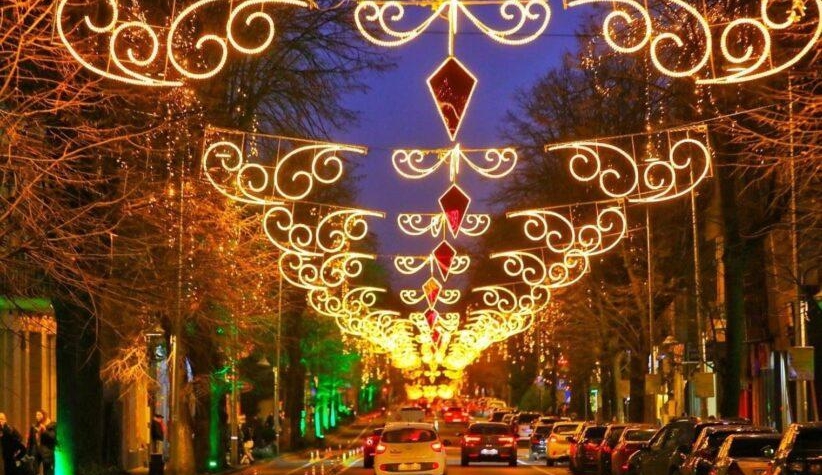 Ce firmă a depus o ofertă pentru iluminatul festiv din orașul Cernavodă: O singură propunere pentru licitația de 1,2 milioane de lei 1 ce firma vrea sa se ocupe de iluminatul festiv din orasul cernavoda a fost depusa o singura oferta pentru licitatia de 12 milioane de lei 6746b4af045b3