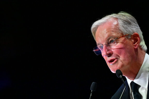 ce se intampla in franta caderea guvernului condus de michel barnier poate arunca zona euro in haos 674995fc6654b