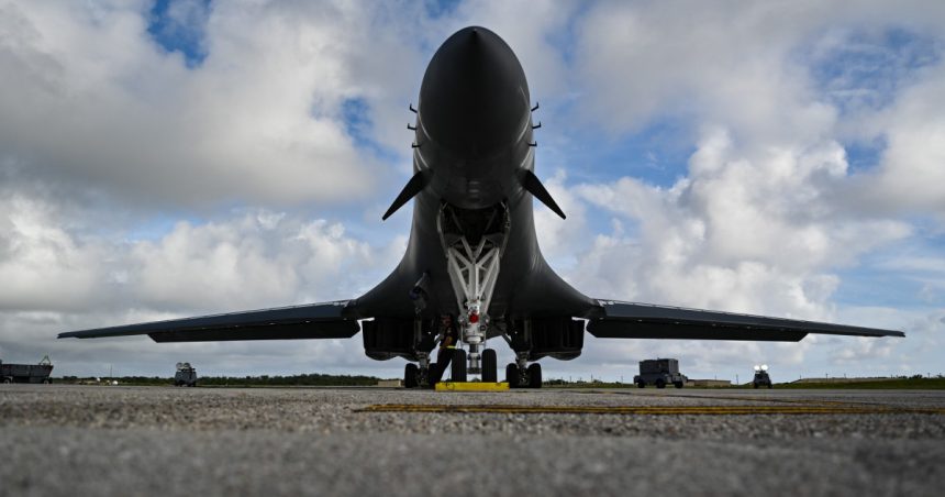 Cel mai puternic bombardier strategic american a fost trimis pentru exerciții aeriene în peninsula coreeană. 1 cel mai puternic bombardier strategic american a fost desfasurat pentru exercitii aeriene in peninsula coreeana 67275382ede39