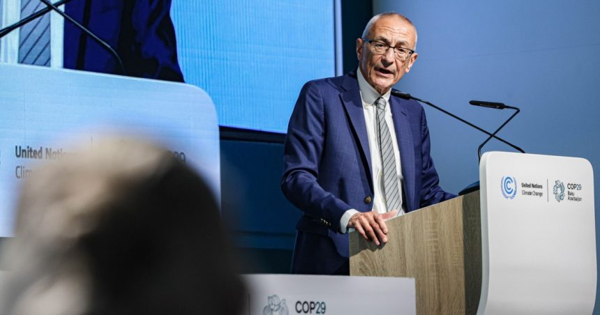COP29, summitul anual al ONU dedicat climei, a debutat la Baku. Ce declarații a făcut reprezentantul SUA referitoare la Trump și la tranziția de la combustibilii fosili. 1 cop29 summitul anual al onu pentru clima a inceput la baku ce spune trimisul sua despre trump si tranzitia de la combustilii fosili 6732f01363a3c