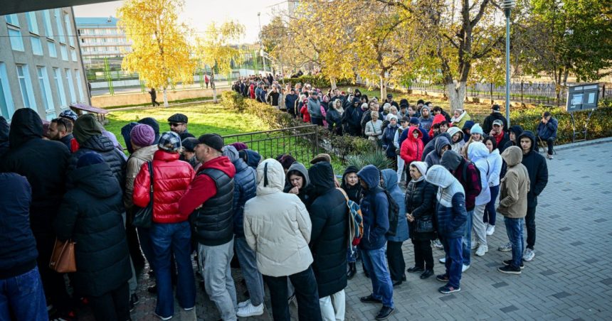 Modul în care Rusia a investit fonduri în alegerile din Moldova și motivele pentru care acest lucru nu a avut succes 1 cum a pompat rusia bani in alegerile din moldova si de ce acest lucru nu a functionat 6729132882e61