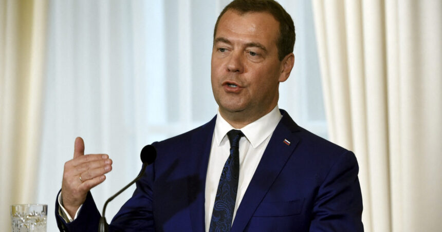 dmitri medvedev ameninta cu o riposta nucleara a rusiei daca occidentul va dota ucraina cu arme atomice 6745ba278cdd8