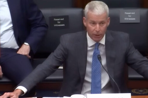 donald trump alege un aparator al combustibililor fosili pentru sefia departamentului energiei cum s a remarcat chris wright in presa 673a6fdccfb2b