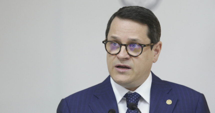 fostul sef sri eduard hellvig anunta ca s a inscris in pnl e un moment complicat pentru intreaga democratie romaneasca 6745c7948535f