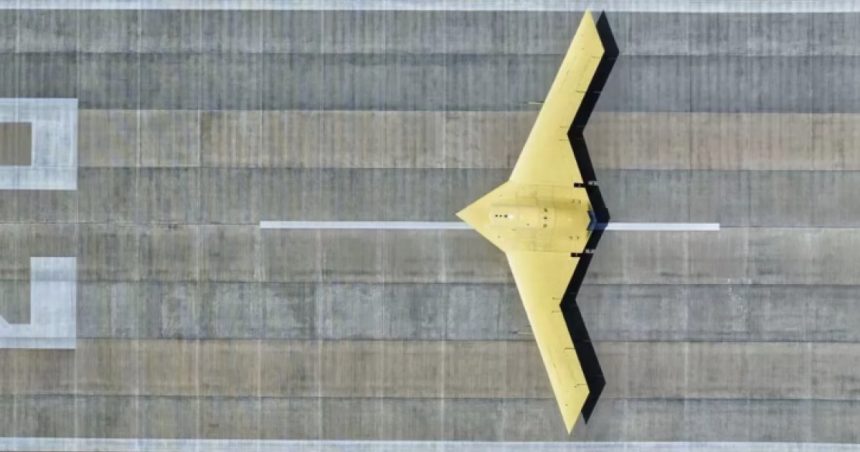 galerie foto china dezvaluie un bombardier stealth fara pilot cu autonomie de zbor de 15 ore 6734a7652ac30