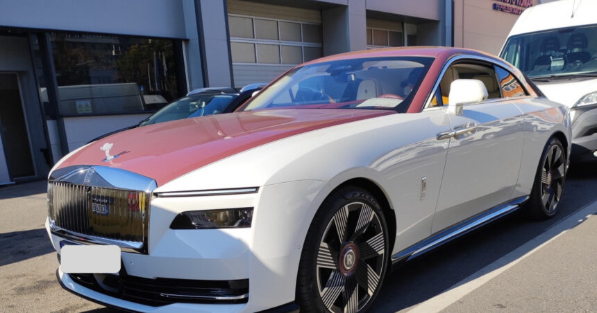 Cum arată primul Rolls Royce electric adus la RAR pentru omologare. „Modelul are un preț de pornire de aproximativ 400.000 de euro” 1 galerie foto cum arata primul rolls royce electric adus la rar pentru omologare modelul are un pret de pornire de aproximativ 400 000 de euro 673b3b9509b94