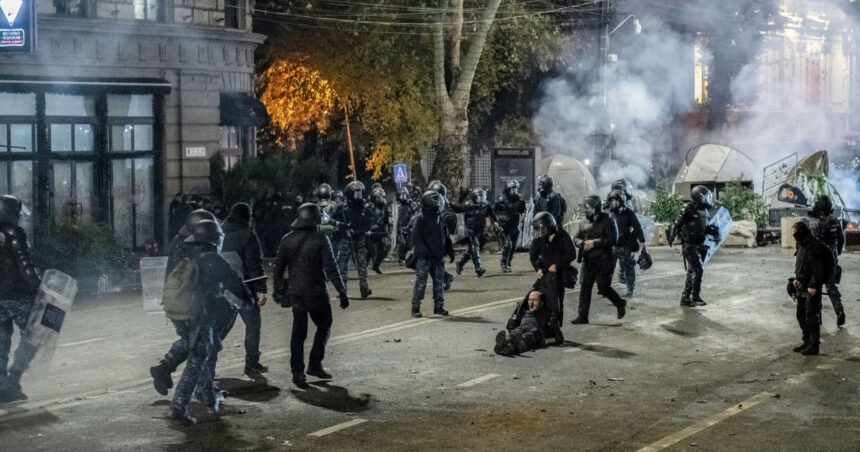 galerie foto peste 100 de persoane au fost arestate in timpul protestului proeuropean din georgia 674aeb8d3e929