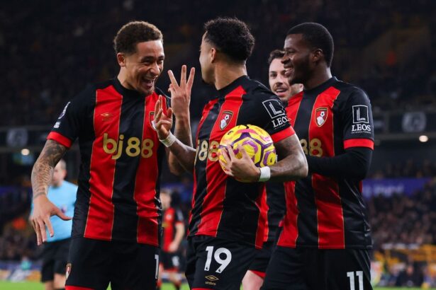 galerie foto s a scris istorie in premier league 3 penalty uri pentru o echipa toate transformate de acelasi jucator 674b4ca7b50f7