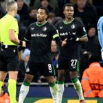 galerie foto wesley sneijder reactie dura dupa penalty ul dictat de radu petrescu in manchester city feyenoord foarte prostesc 67463f5619304