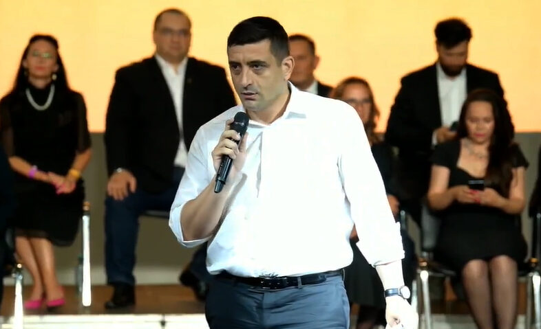 George Simion anunță că NU va mai candida dacă se repetă turul 1: Îl voi susține pe Călin Georgescu 1 george simion spune ca nu va mai candida in cazul in care se repeta turul 1 il voi sustine pe calin georgescu 6747566927b1c