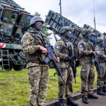 Germania a finalizat pregătirea celui de-al patrulea echipaj ucrainean de rachete Patriot, însă Berlinul a livrat doar trei sisteme. 2 germania a terminat instruirea celui de al patrulea echipaj ucrainean de rachete patriot totusi berlinul a furnizat doar trei sisteme 672b9c3ac6614