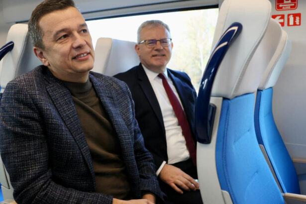 grindeanu dupa ce a mers cu primul tren nou cumparat de romania in ultimii 20 de ani urmeaza sa vina si alte 37 de garnituri noi 673e25008314e