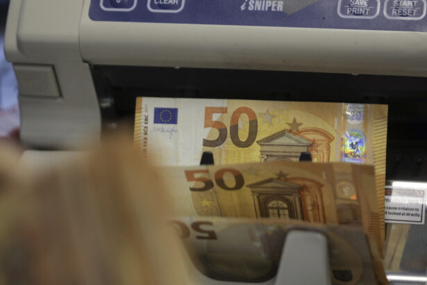 guvernul a respins toate ofertele bancilor considerate neacceptabile la licitatia de obligatiuni pentru finantarea deficitului 673b820dce4ad