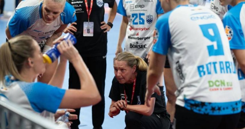 Handbal feminin: CSM București a suferit o înfrângere la București în fața echipei Ferencvaros, în grupa A a Ligii Campionilor. 1 handbal feminin csm bucuresti a fost invinsa la bucuresti de ferencvaros in grupa a a ligii campionilor 67320b924b7bf