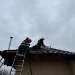 incendiu la o casa din judetul tulcea mai multe autospeciale intervin pentru stingerea flacarilor 6746e13d5142a