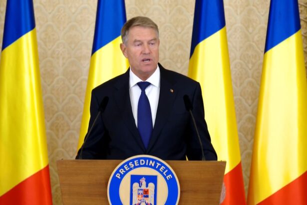 iohannis la ultimul discurs ca presedinte stiu ca am facut greseli va cer iertare timpul nu mai poate fi dat inapoi video 674b40b14d4e0