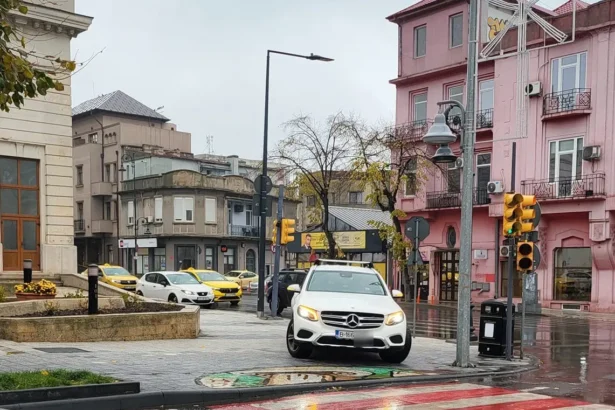 mercedes parcat pe trotuar in constanta sofer amendat dupa ce imaginile au ajuns online 6737d9085f28c