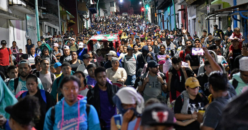 mii de migranti au format o caravana in mexic pentru a ajunge in sua inainte ca trump sa preia puterea 673f0954592ab