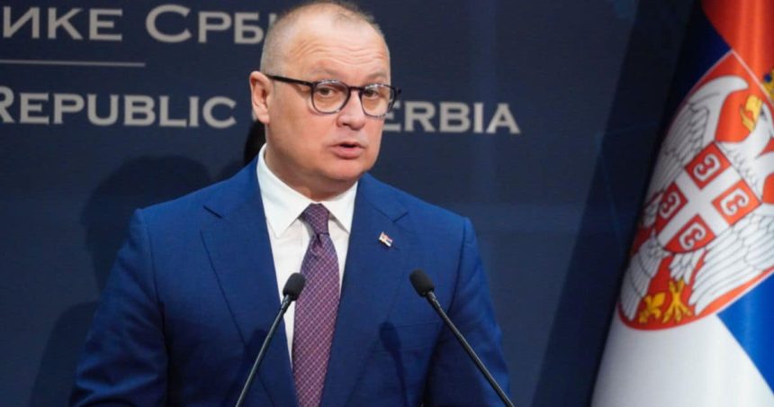 ministrul constructiilor din serbia a demisionat dupa ce 14 oameni au murit in urma prabusirii acoperisului garii din novi sad 672925e8cdad0
