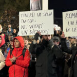 mitinguri in mai multe orase impotriva lui georgescu o tara ca afara nu e legionara 67462aaf580c7