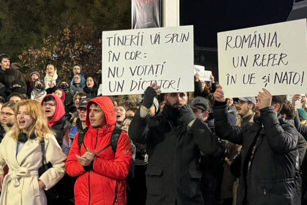 mitinguri in mai multe orase impotriva lui georgescu o tara ca afara nu e legionara 67462aaf580c7