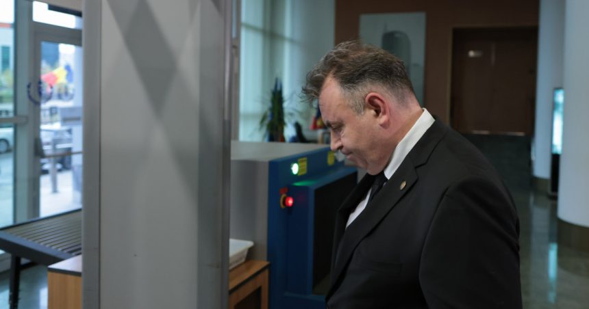 nelu tataru ramane sub control judiciar plangerea depusa de fostul ministru al sanatatii a fost respinsa de instanta ca nefondata 673240c2a0d8b