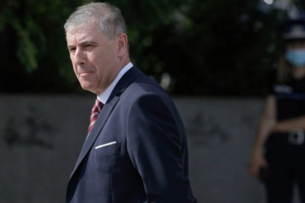 news alert seful spp lucian pahontu a fost trecut in rezerva dar ramane in functie iohannis a semnat decretul 6724d36b07950