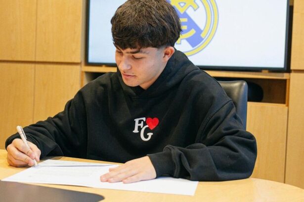 oficial romanul cu doua selectii la nationala a semnat cu real madrid 674731841effc