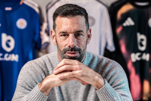 oficial ruud van nistelrooy a semnat tot in premier league dupa 4 meciuri fara infrangere pe banca lui manchester united 674ab21aaf730