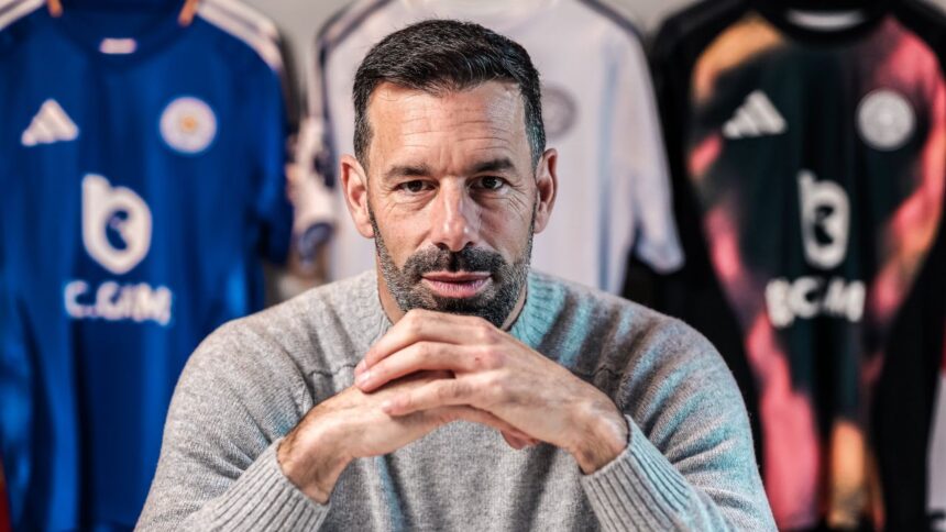 oficial ruud van nistelrooy a semnat tot in premier league dupa 4 meciuri fara infrangere pe banca lui manchester united 674ab21aaf730
